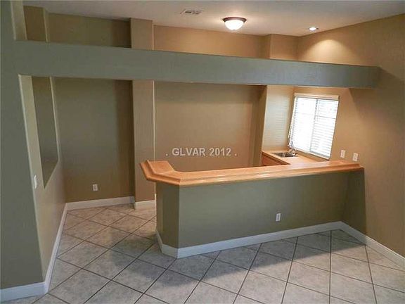 2nd image of 8720 Castle Hill Ave
