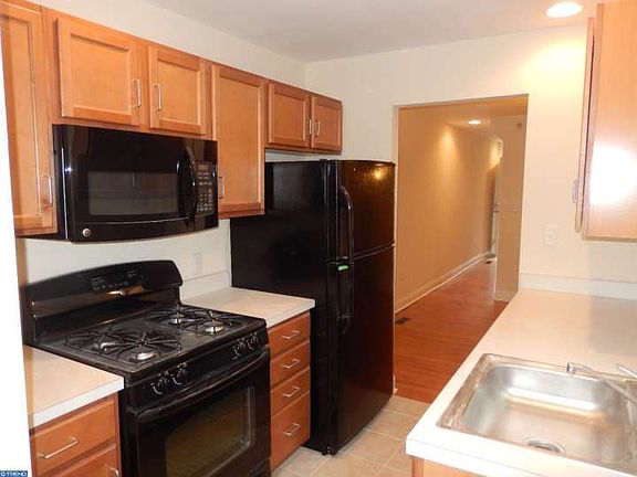 4th image of 106 N Dupont St