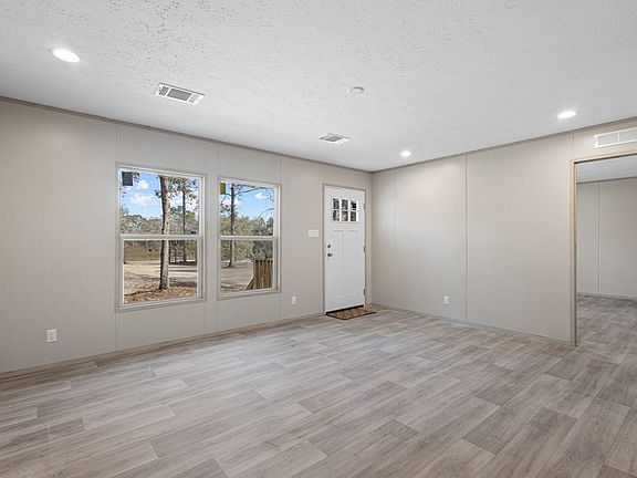 5th image of 610 NE 134th Ct