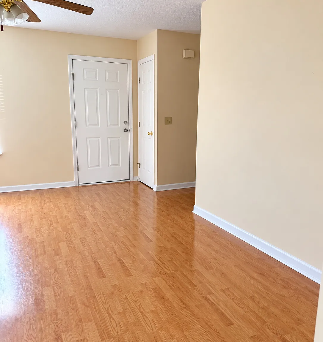 2 bed, 2.5 bath, 1338 sqft, $1,350 — Photo 4