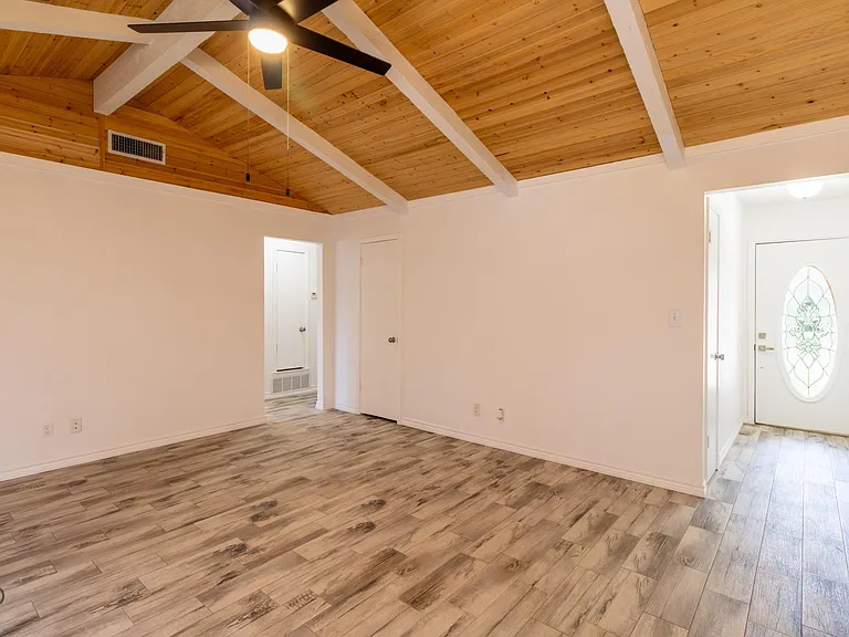 1020 Foley Ave — Photo 14