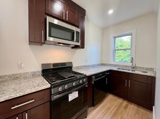 131 Oakland Ave FLOOR 3, Providence, RI 02908