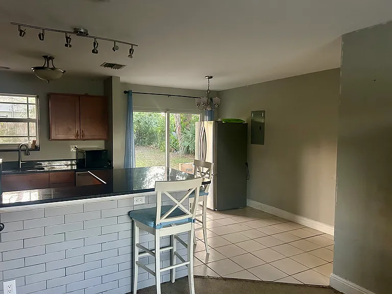 2301 NW 3rd Ave — Photo 12