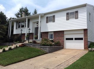 409 Governor Dr, Reading, PA 19607