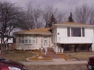 734 E 193rd St, Glenwood, IL