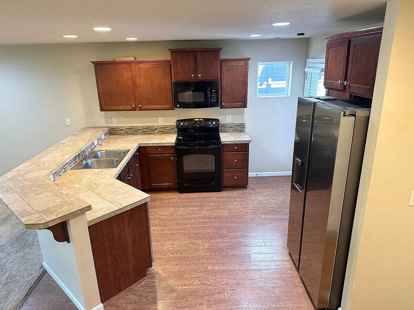 Beautiful 3 Bedroom Home in Parkside Estates! — Photo 4