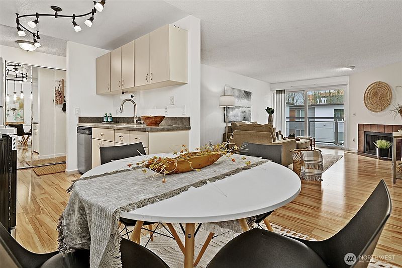5th image of 10501 8th Avenue NE #406