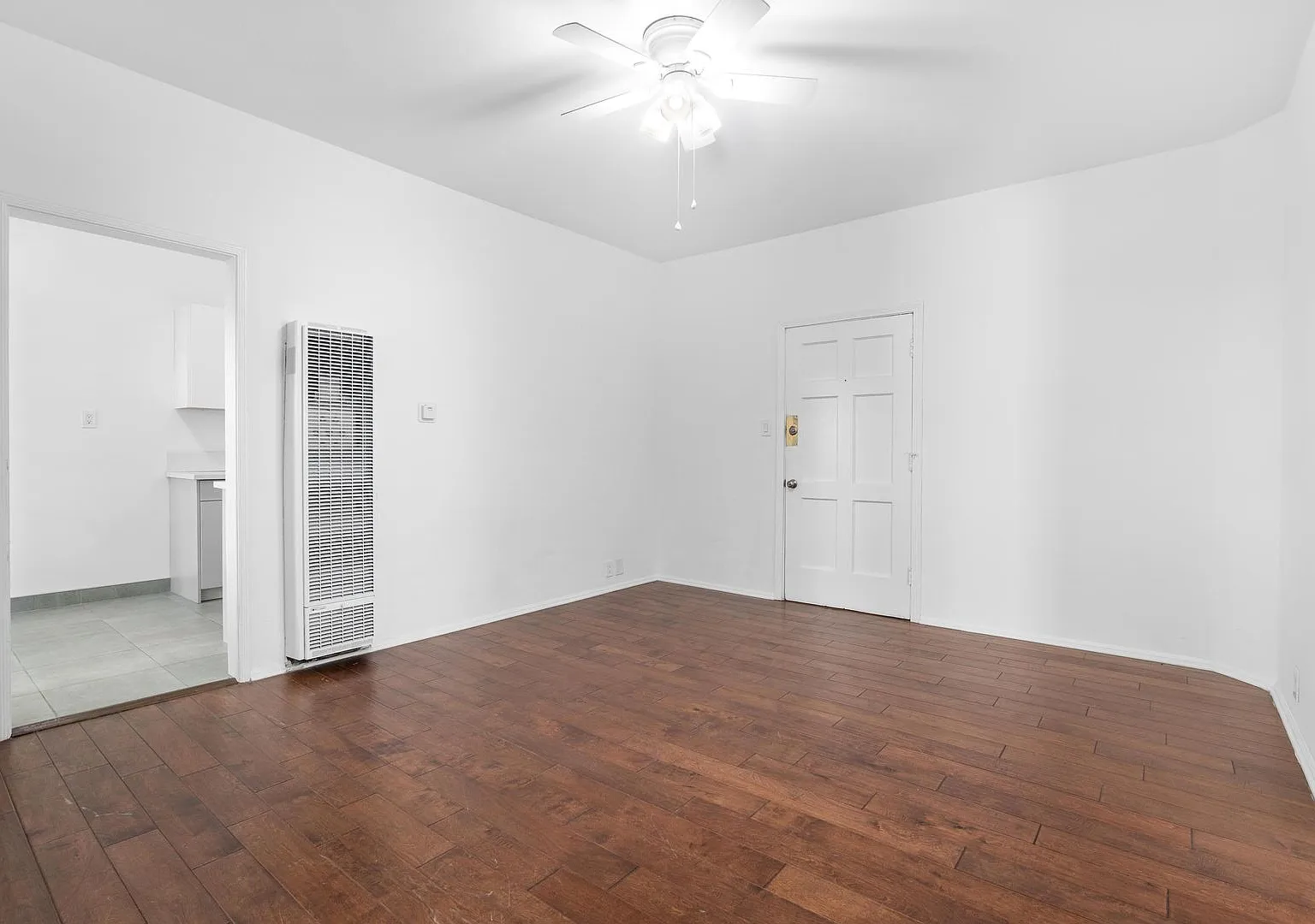 963 N. Doheny Dr. — Photo 2