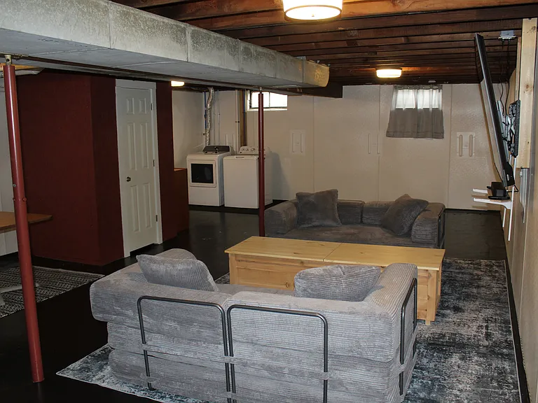 128 S Clark St — Photo 40