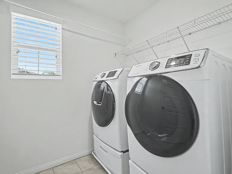 821 Parisa Pl — Photo 40