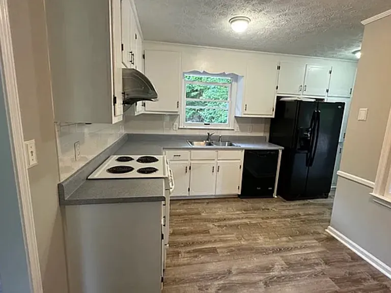 1490 Crooked Creek Rd — Photo 5