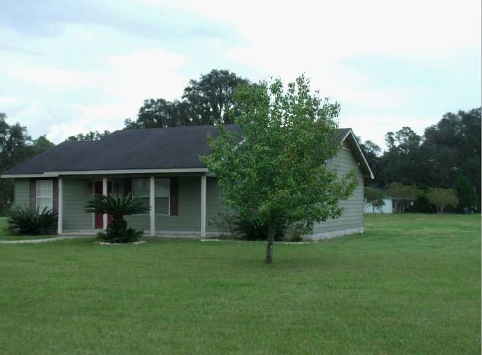 2nd image of 28 Clayton Ln