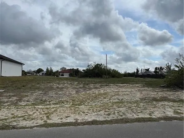 913 NE Juanita Pl, Cape Coral, FL 33909