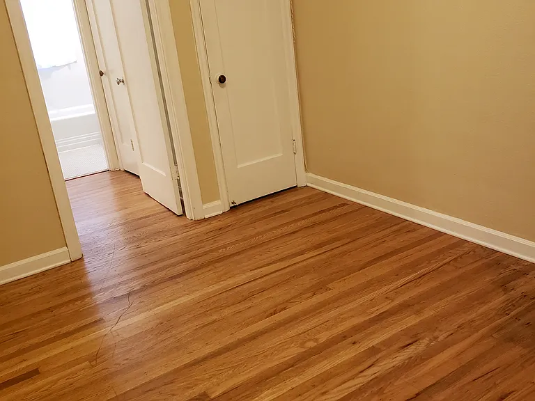 2524 NW Savier St #5 — Photo 6