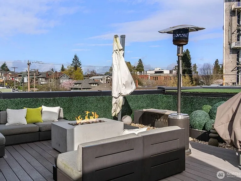 315 W Galer St #102 — Photo 36