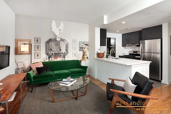 Rented by aptsandlofts.com | media 1