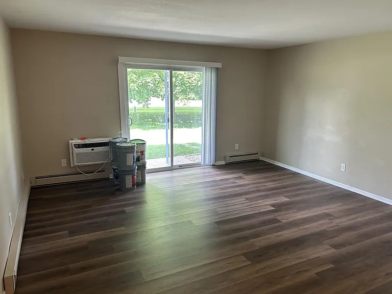 6576 Lake Rd #5 — Photo 5