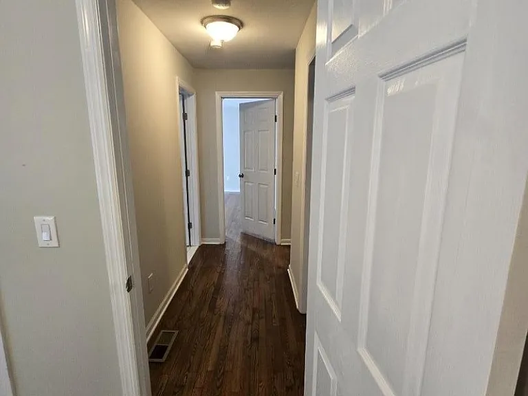 212 N Walnut St — Photo 20