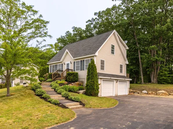 67 Hawthorne Circle, Somersworth, NH 03878