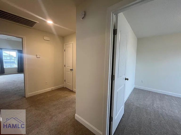 100 Centennial Ct — Photo 9