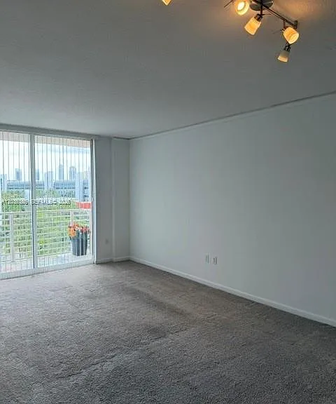 18800 NE 29th Ave #707 — Photo 10