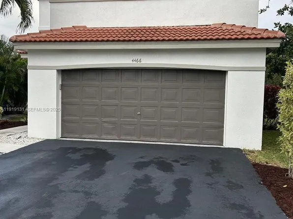 4466 Blossom Ln, Weston, FL 33331