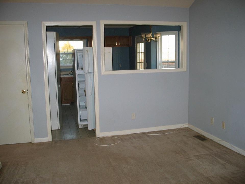 2nd image of 301 Cranklen Cir
