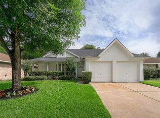 403 Elder Glen Dr, Webster, TX 77598
