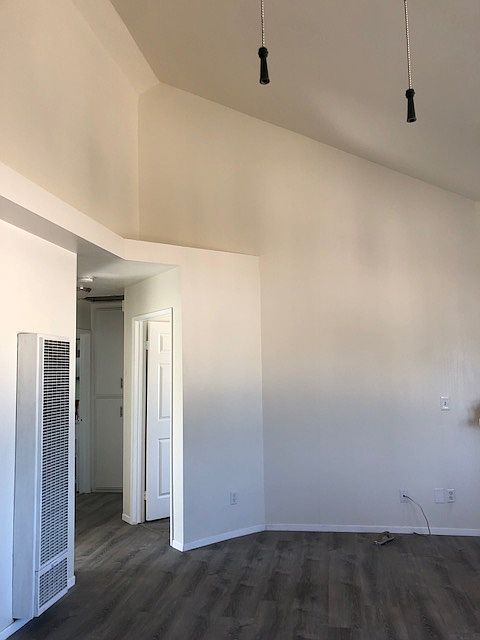 beautiful high ceilings and new floor