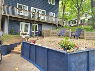 2445 W Medicine Lake Dr, Plymouth, MN 55441