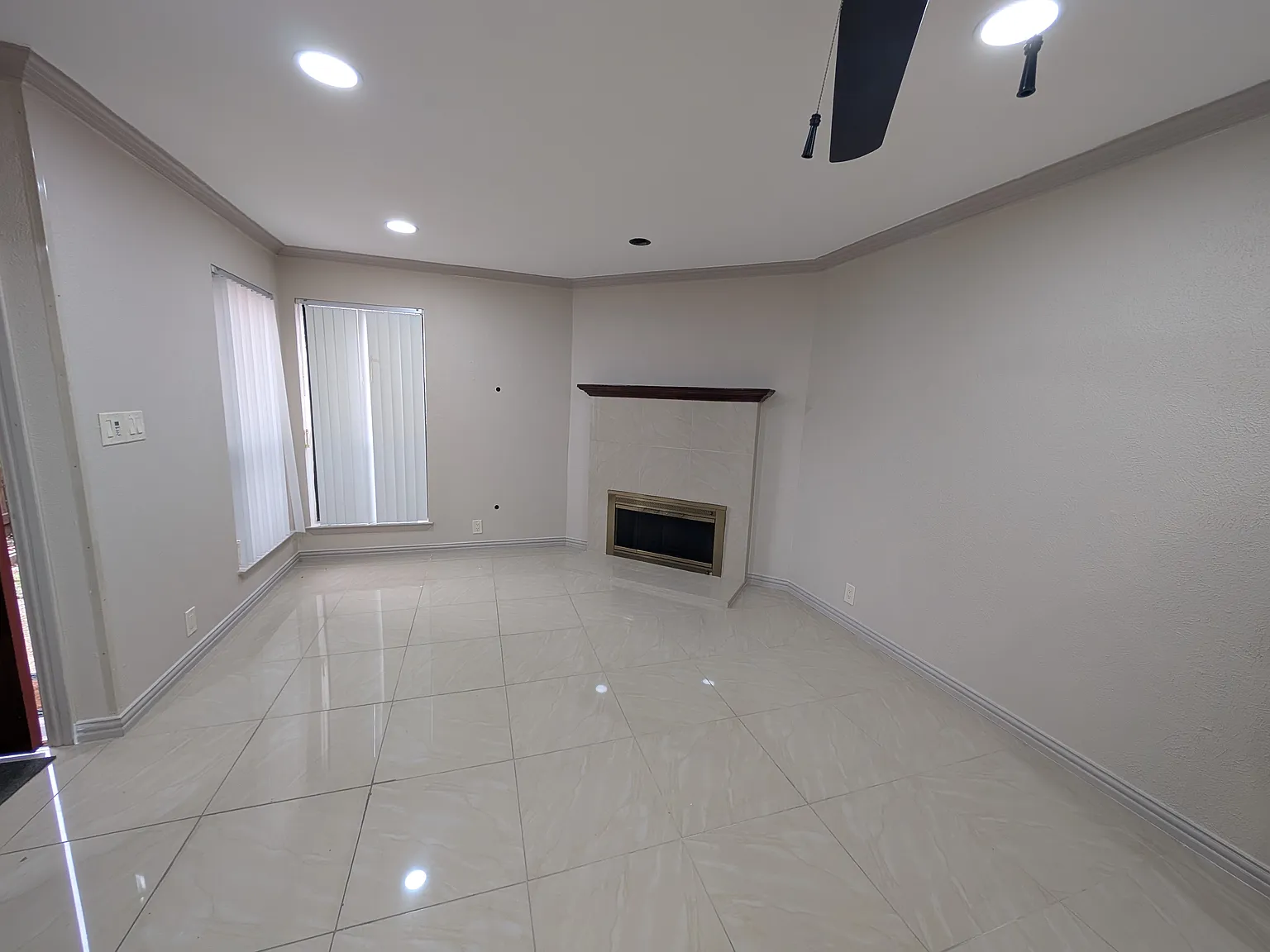 2 bed, 1031 sqft, $1,850 — Photo 2