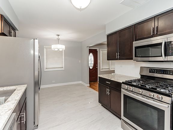 5th image of 7715 Leclaire Ave