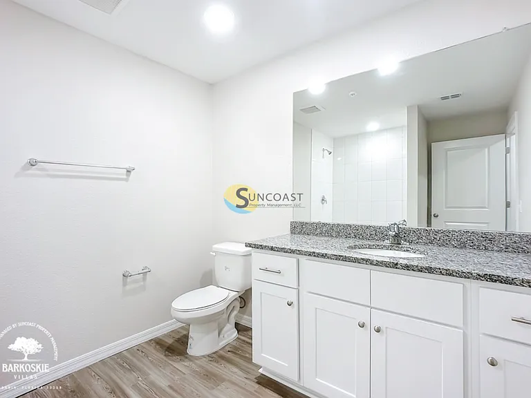 Oakfield at Mandarin — Photo 82