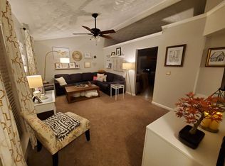 9700 Springwater Ct, Louisville, KY 40229