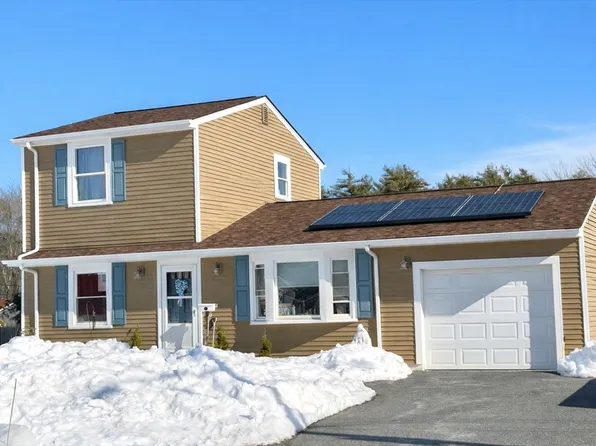 78 Greenbrier Dr, New Bedford, MA 02745