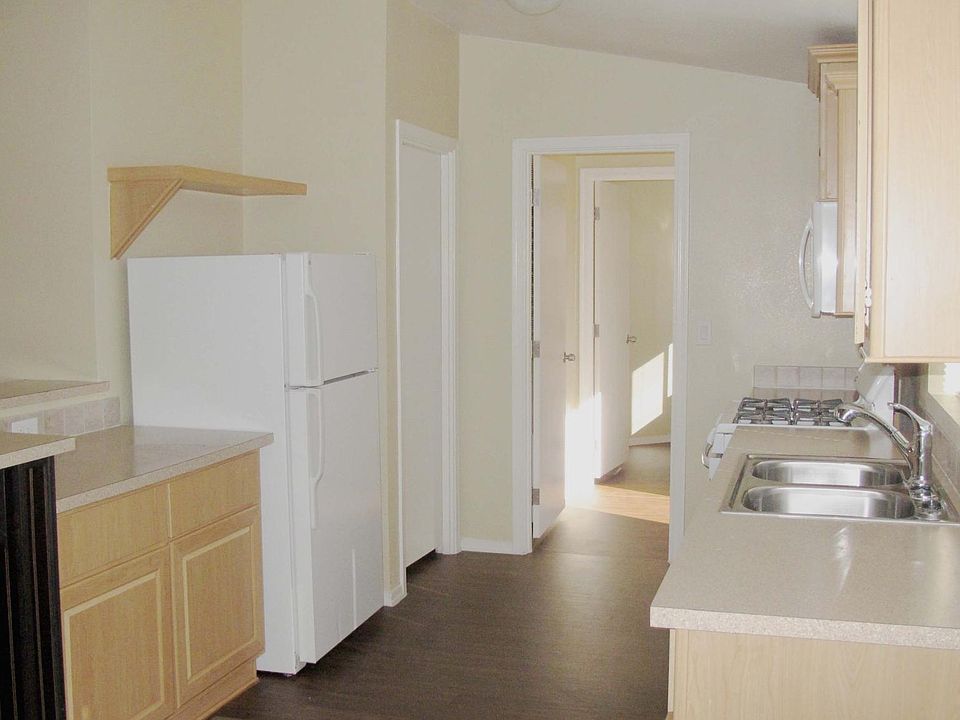 2nd image of 7401 San Pedro Dr. Ne #227