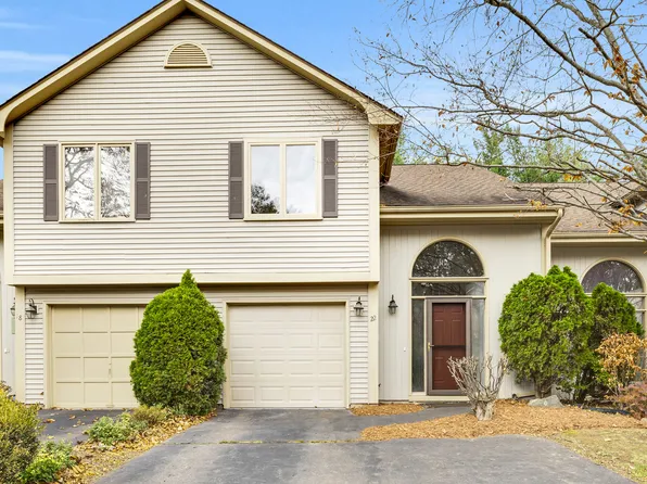 22 Apple Hill #22, Newington, CT 06111