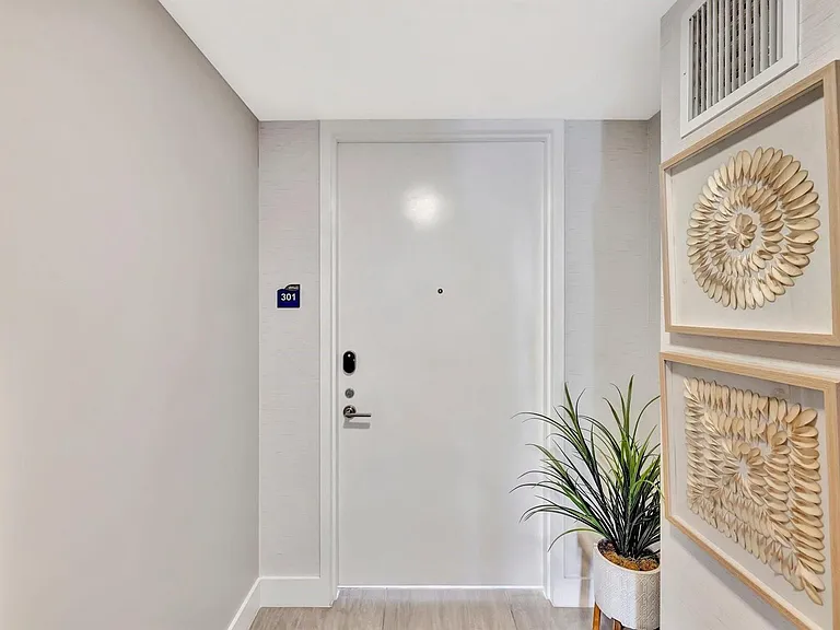 612 Bayshore Dr #301 — Photo 7