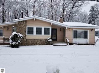 1134 N Clare Ave, Harrison, MI 48625