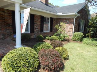 825 Chinoe Rd, Lexington, KY 40502