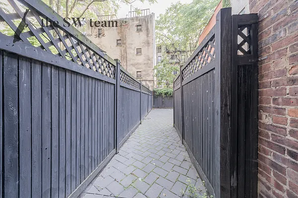 Rented by Living New York | media 11