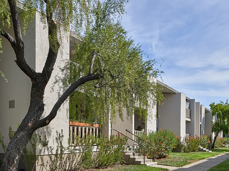 Crestview Apartments — Photo 15