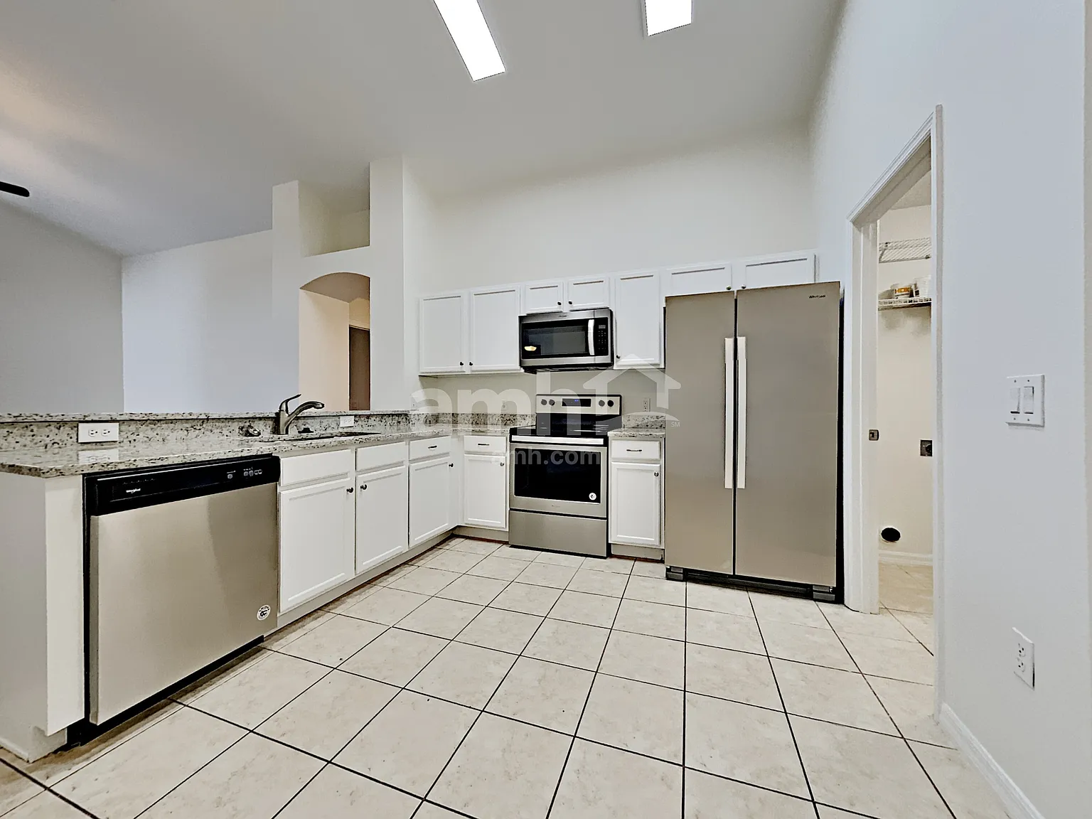 4 bed, 3.0 bath, 1642 sqft, $2,345 — Photo 3