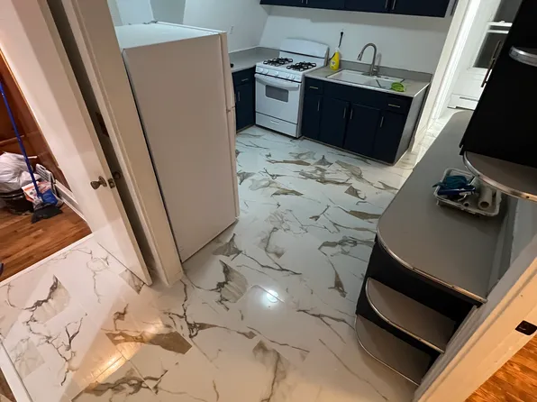 (undisclosed Address), New Bedford, MA 02746