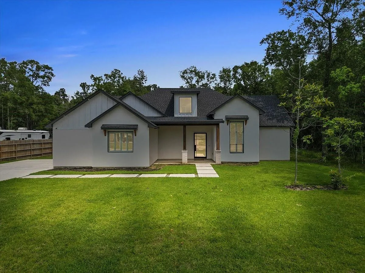 4 bed, 4.0 bath, 2352 sqft, $3,650 — Photo 1