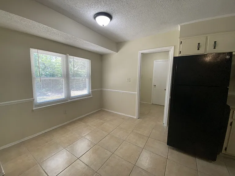 4532 Hillside Dr — Photo 4