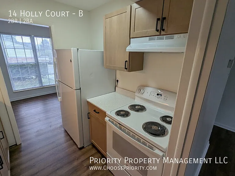 14 Holly Ct #B — Photo 6