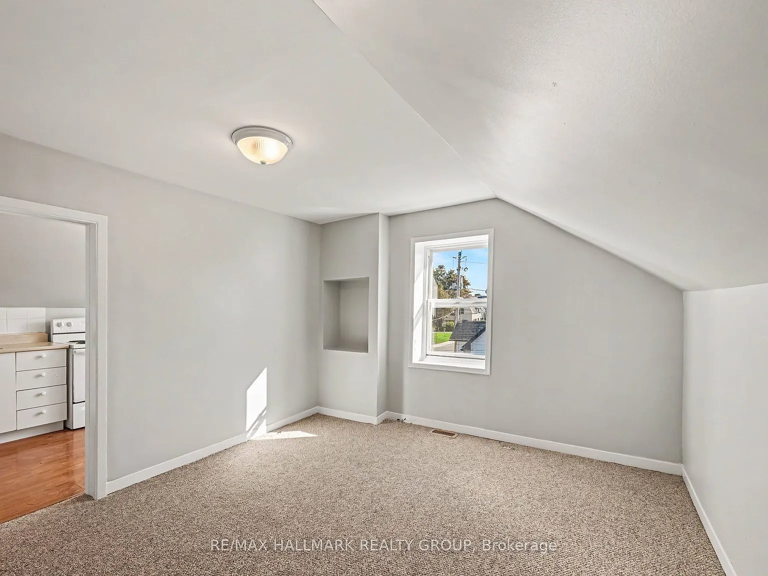 2 bed, $1,600 — Photo 3