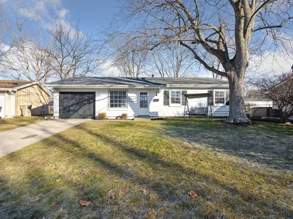 1927 Broadford Dr, South Bend, IN 46614