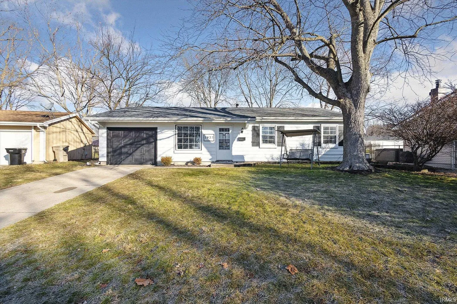 1927 Broadford Dr photo 1